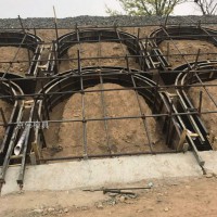 萍乡高速公路边坡水泥浇注式拱形骨架钢模板京伟
