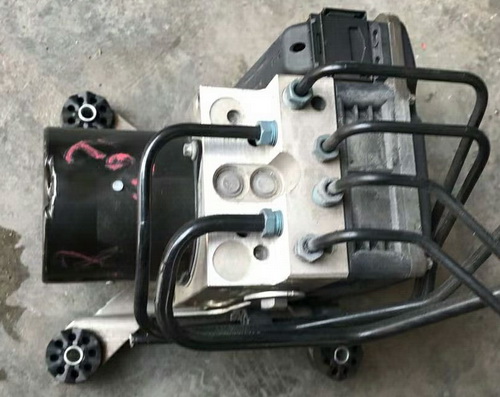 宝马730 F02 ABS泵 波箱 空调泵 半轴 方向盘