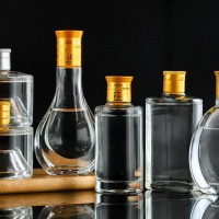 小酒瓶抛光打磨厂，小酒瓶打磨抛光厂，小酒瓶丝印烫金厂