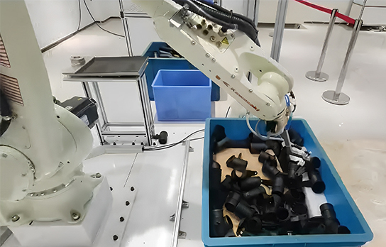 3D视觉引导胶管无序抓取上下料