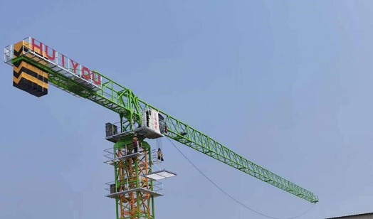 和田大型建筑设备QTZ80塔吊臂长60米平头塔机在洛浦县施工