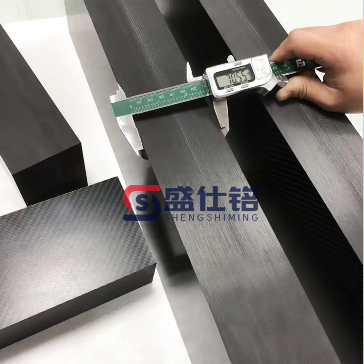 供应3K碳纤维板加厚板 高强度碳板 斜纹平纹哑光亮光碳纤维板