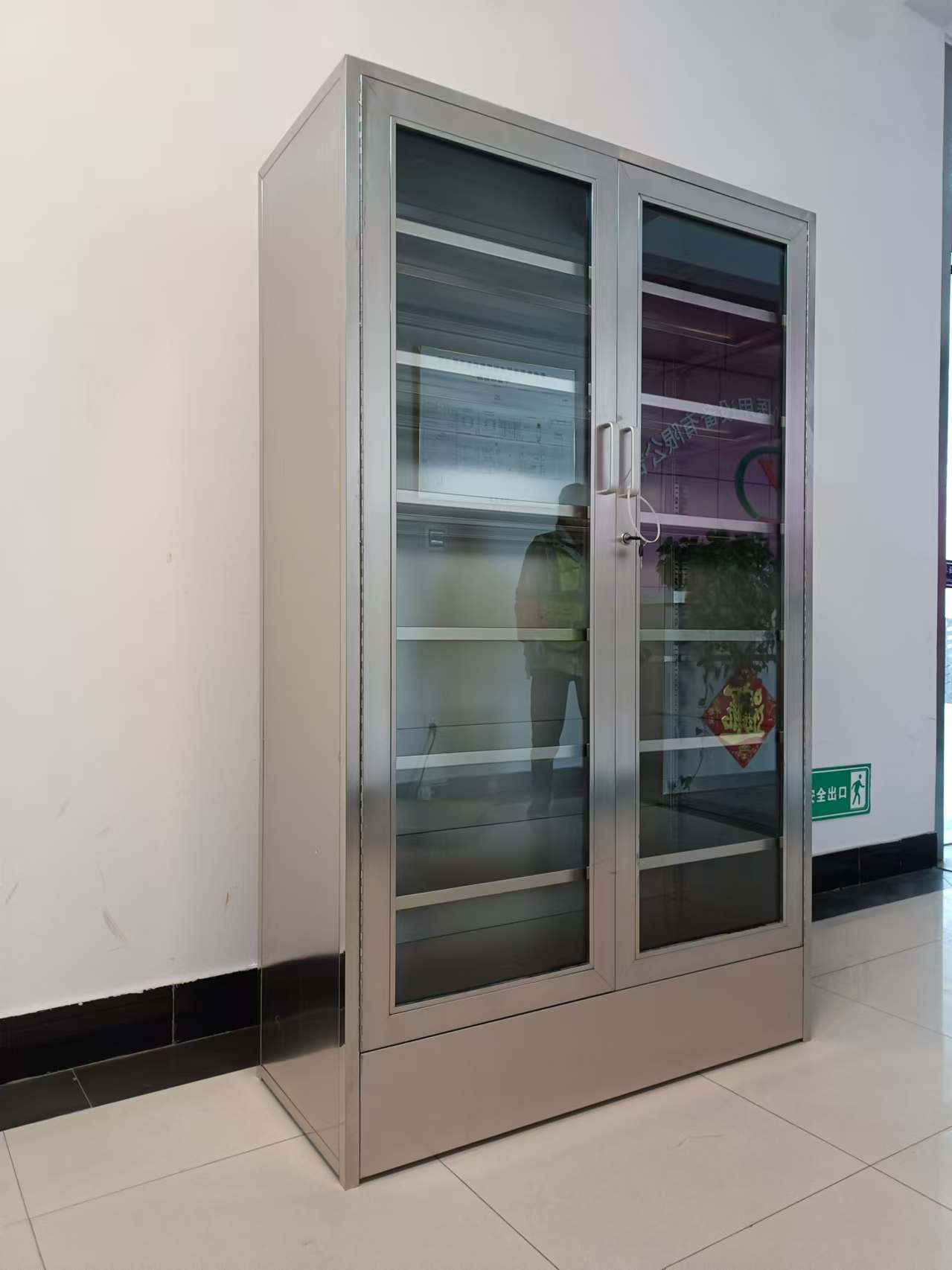 不锈钢器械存放柜