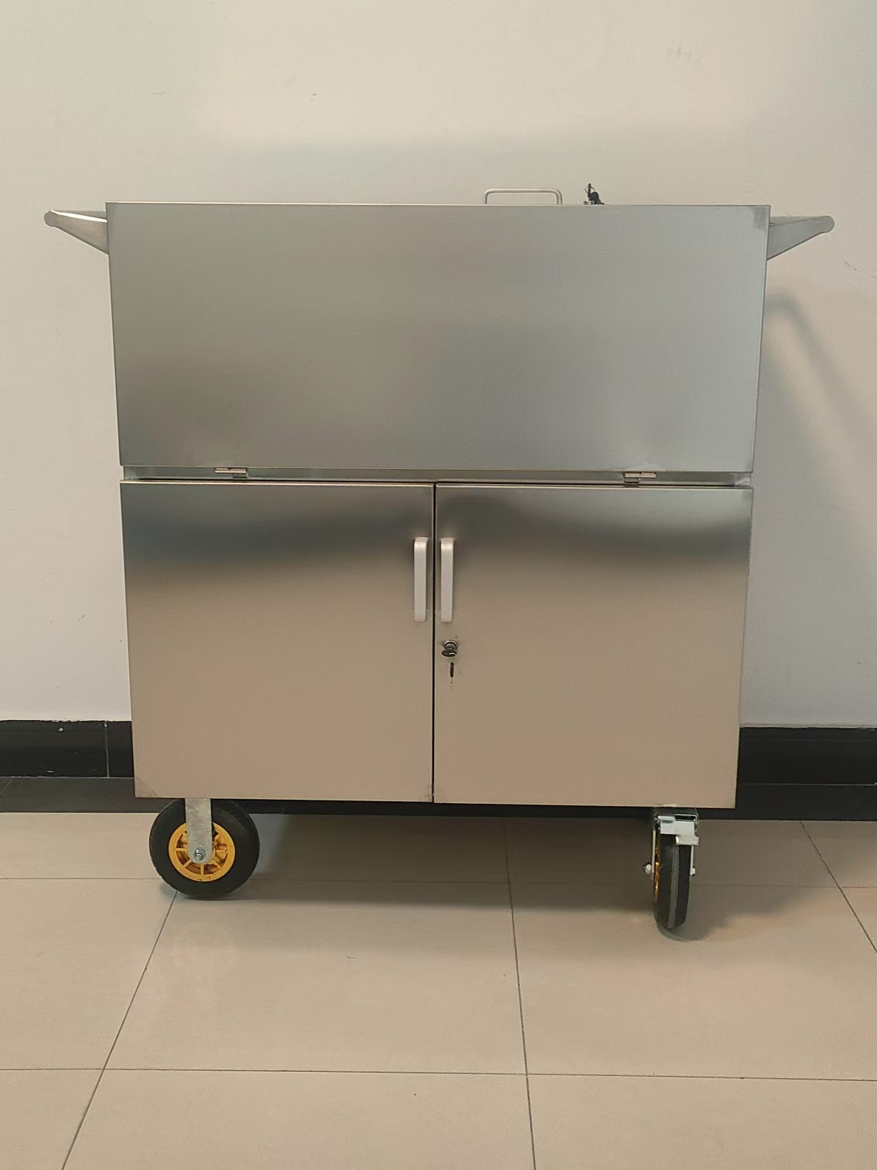 下送车污物回收车