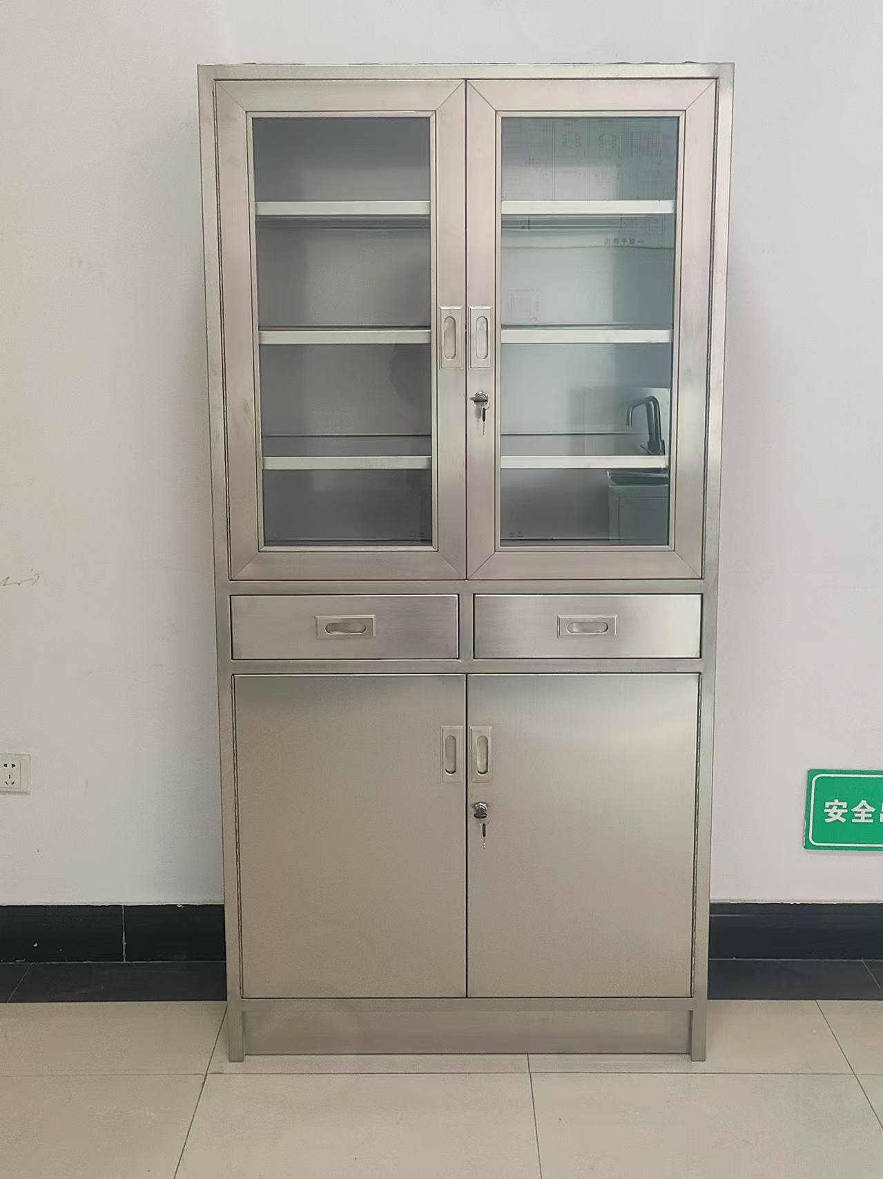 304不锈钢四门器械柜