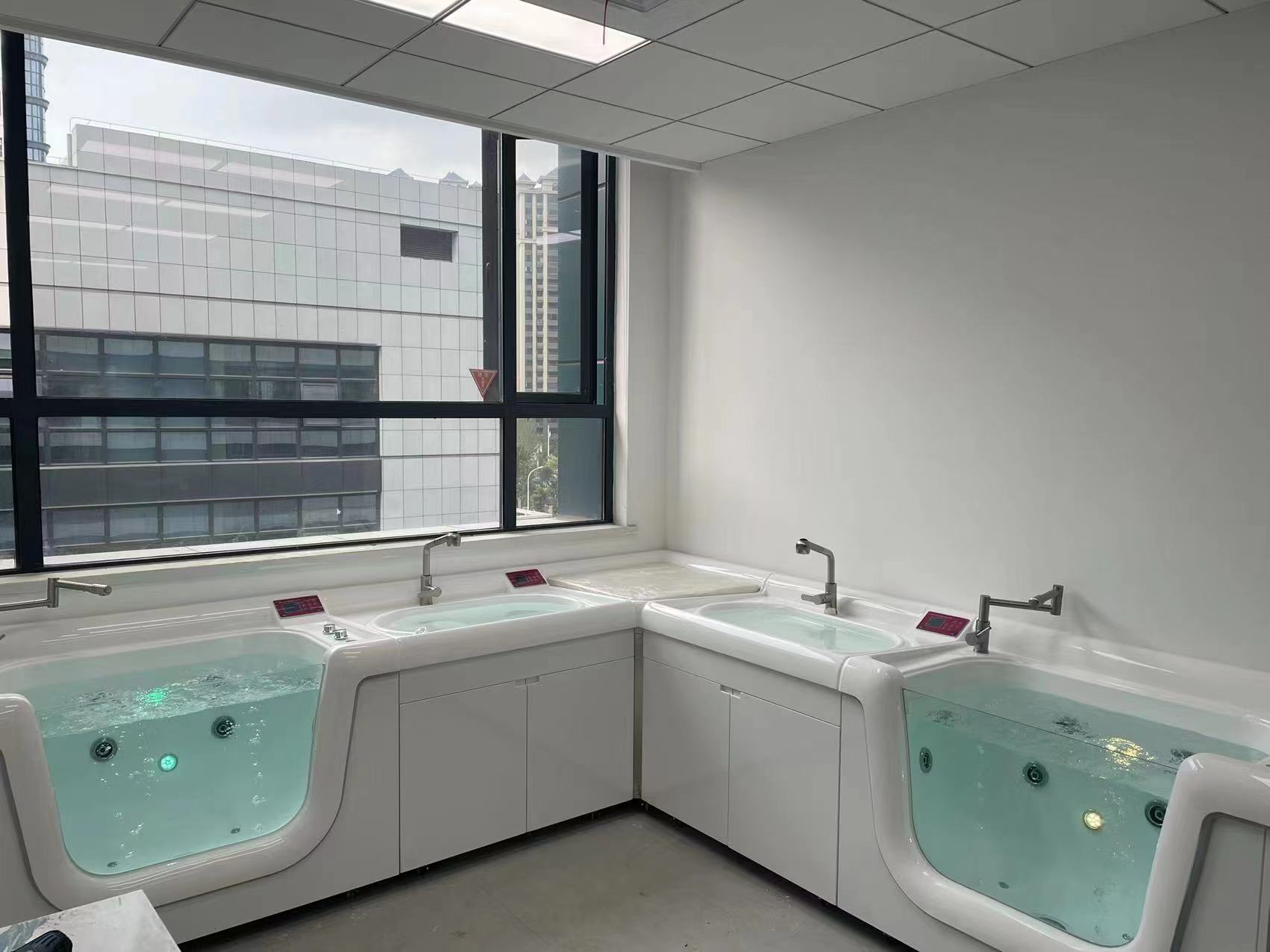 婴儿洗浴设备母婴店婴儿游泳洗澡设备